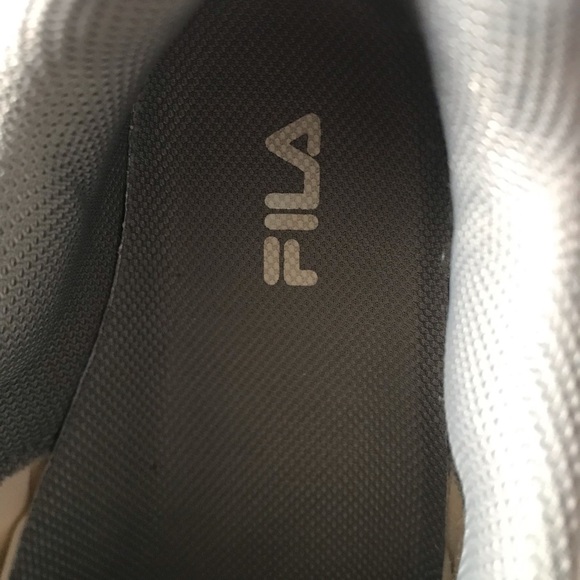 Fila brand women's tennis shoes white and gray size # 10 in good condition - Picture 5 of 11